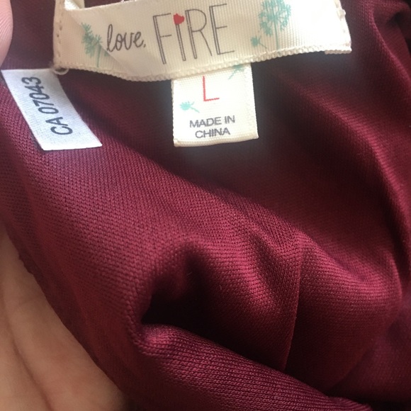 Burgundy lace top with peplum bottom - Picture 6 of 7